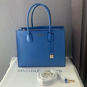 ⭐️SOLD⭐️ Michael Kors Mercer in Saffiano Leather